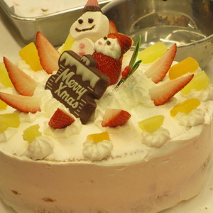 公開講座「子どもの食育講座　楽しいデコレーションケーキづくり」を開催しました