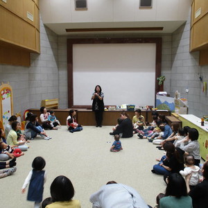 公開講座「心を育むわらべうたあそび」を開催しました