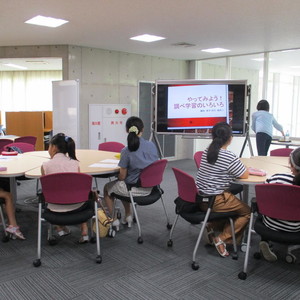公開講座「やってみよう！『調べ学習』のいろいろ」を開催しました