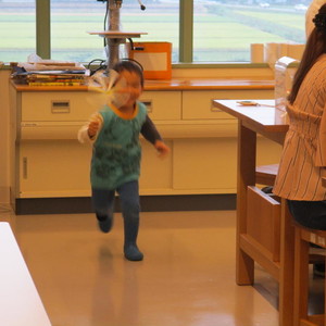 公開講座「図工の時間ー親子で楽しむ工作ー風車をつくろう 」を開催しました