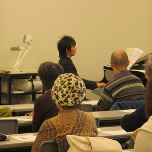 公開講座「ピアノで気軽にクラシック　Vol.Ⅳ　～セミ・クラシックは何処へいった～」を開催しました